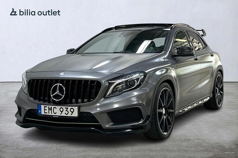 Mörkgrå Begagnad 2014 Mercedes GLA45 AMG AMG SUV | 289 900 kr - Bild 1/4