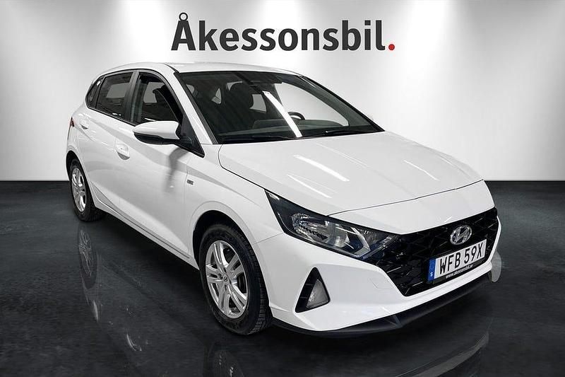 Begagnad Hyundai i20 Essential 101 HK (74 kW) 2022 Vit Halvkombi