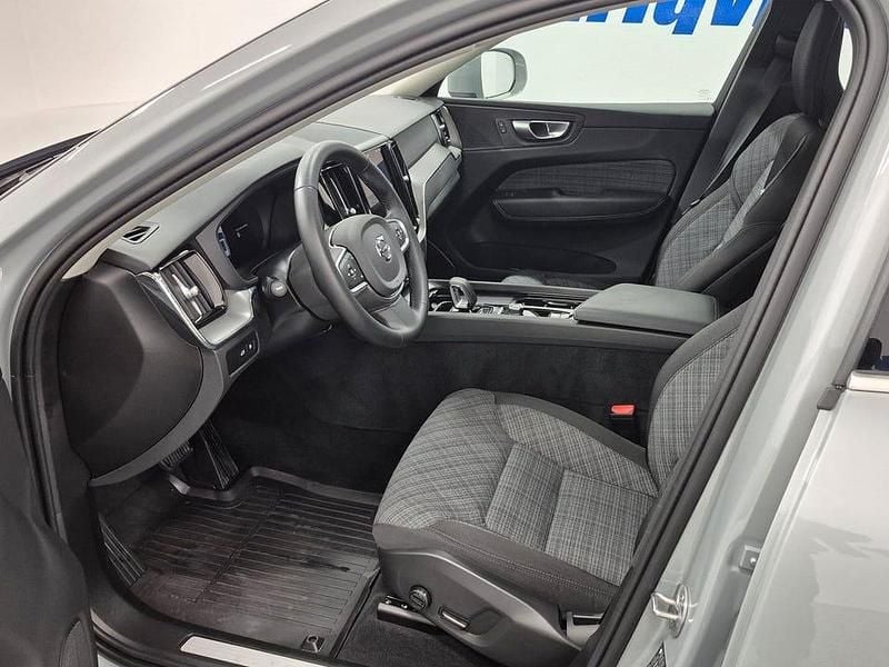 Begagnad Volvo XC60 Core 253 HK (186 kW) 2025 Vapour grey metallic SUV