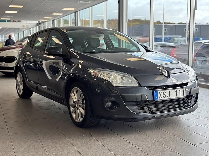 Grå Begagnad 2012 Renault Mégane III | 49 900 kr - Bild 1/3