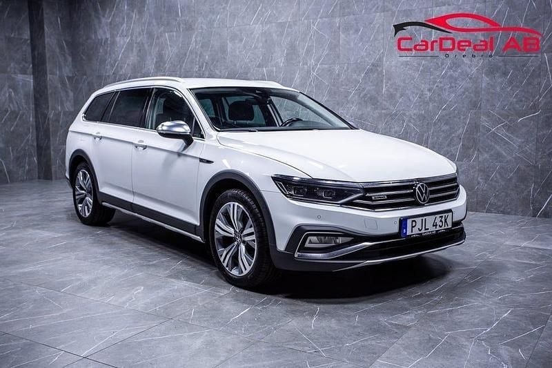 Vit Begagnad 2020 VW Passat Alltrack Kombi | 248 800 kr (Marknadspris) - Bild 1/4