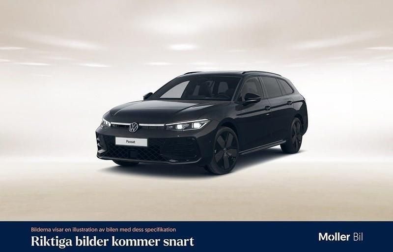 Grenadilla black metallic Begagnad 2024 VW Passat R-line Kombi | 479 900 kr - Bild 1/4