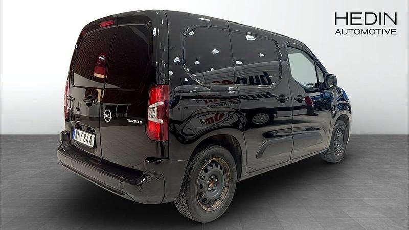 Begagnad Opel Combo 102 HK (75 kW) 2019 Svart Minibuss