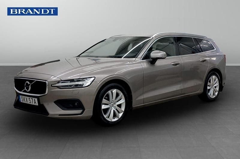 Grå Begagnad 2021 Volvo V60 Momentum Kombi | 299 900 kr (Lite dyr) - Bild 1/4