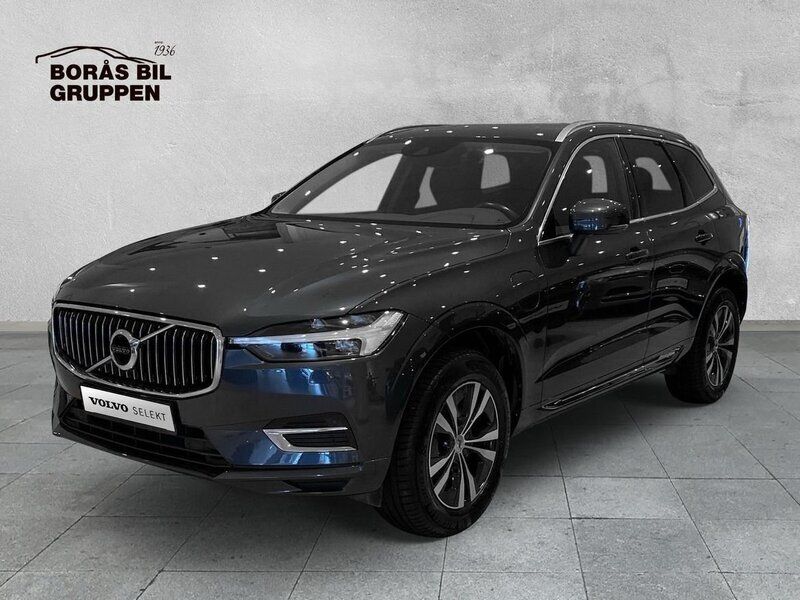 Mörkblå (blå) Begagnad 2021 Volvo XC60 SUV | 429 000 kr (Marknadspris) - Bild 1/4