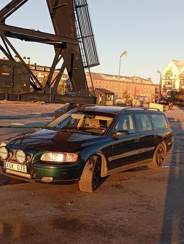 Begagnad 2002 Volvo V70 Kombi | 21 000 kr (Marknadspris) - Bild 1/1