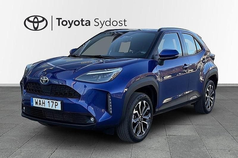 Begagnad Toyota Yaris Cross Active 92 HK (67 kW) 2023 Mörkblå SUV