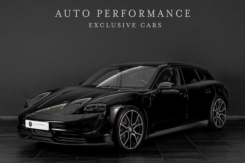 Svart Begagnad 2023 Porsche Taycan Performance Package Sedan | 729 900 kr - Bild 1/4