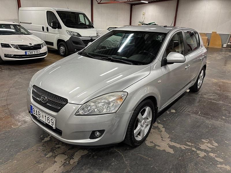 Silver Begagnad 2007 Kia Ceed Halvkombi | 29 500 kr (Marknadspris) - Bild 1/4