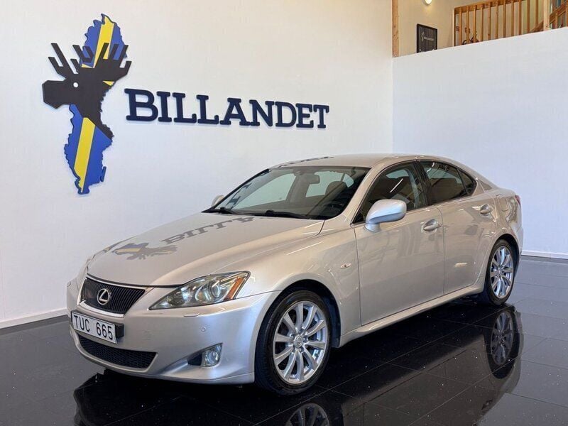 Silver Begagnad 2006 Lexus IS250 Sedan | 69 900 kr (Bra pris) - Bild 1/4