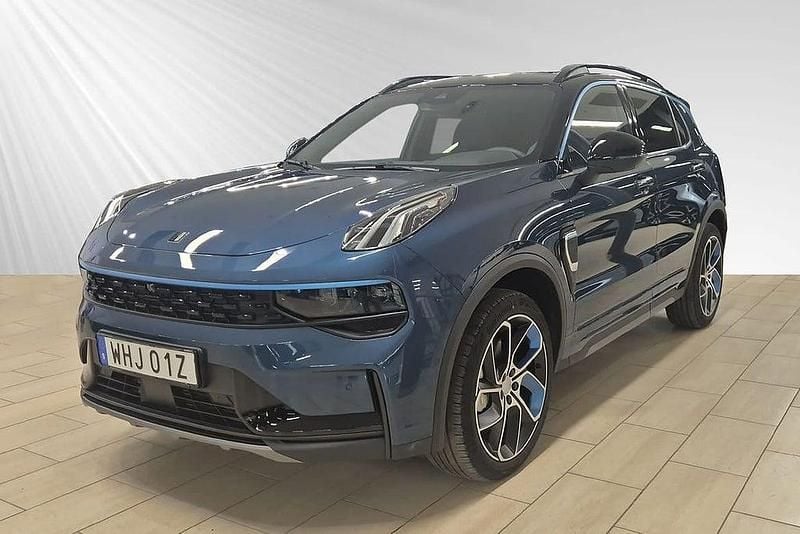 Blå Begagnad 2023 Lynk & Co 01 SUV | 309 900 kr (Marknadspris) - Bild 1/4
