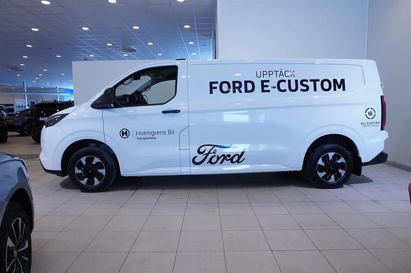 Ny Ford E-Transit 2026 Vit Van