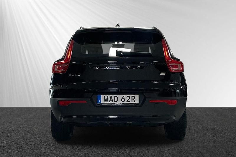 Begagnad Volvo XC40 Single Motor 175 kW (238 HK) 2022 Svart SUV