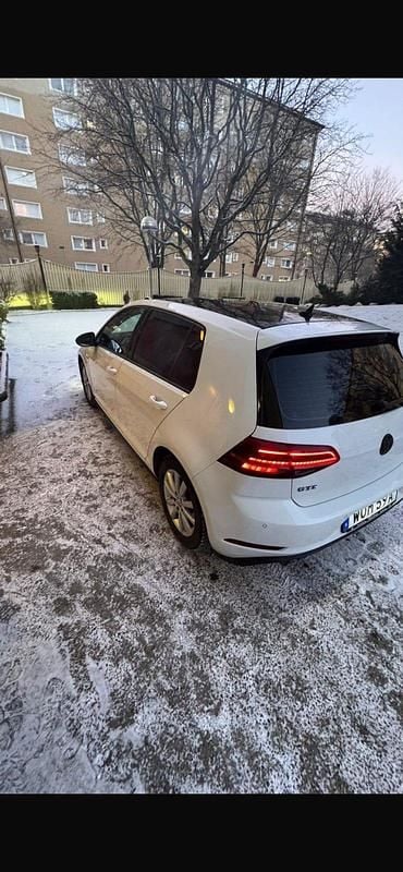 Begagnad VW Golf VIII GTE 204 HK (150 kW) 2020 Halvkombi