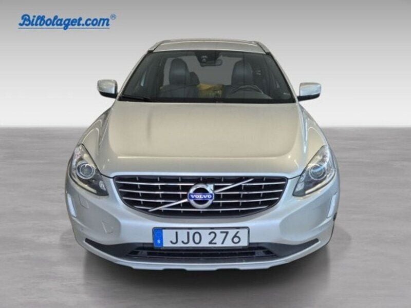 Silver Begagnad 2016 Volvo XC60 Business Edition SUV | 209 500 kr (Marknadspris) - Bild 1/4