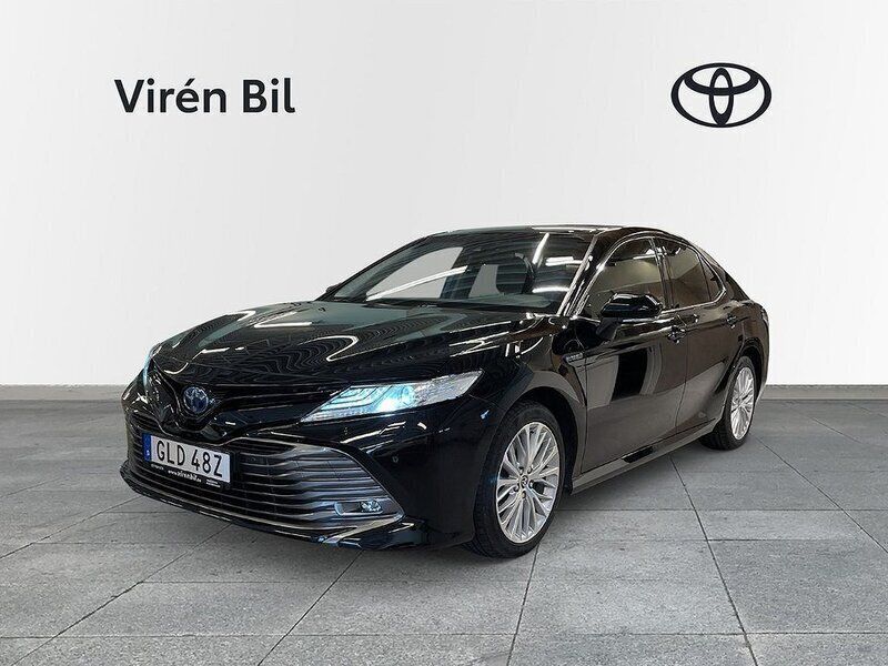 Svart Begagnad 2020 Toyota Camry Hybrid Executive Sedan | 275 000 kr - Bild 1/4