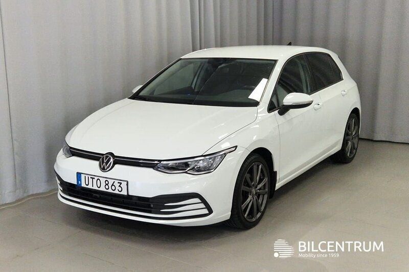 Vit Begagnad 2021 VW Golf VIII Halvkombi | 204 900 kr (Bra pris) - Bild 1/4