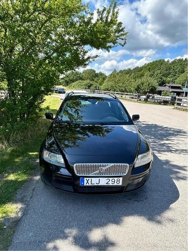 Svart Begagnad 2006 Volvo V50 Kombi | 26 000 kr - Bild 1/4