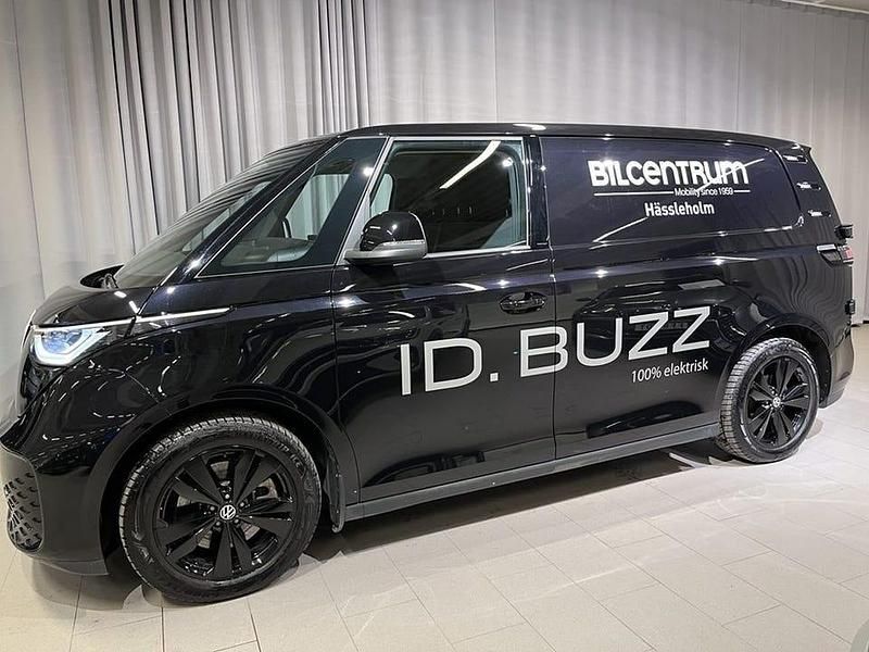 Begagnad VW ID. Buzz 152 kW (207 HK) 2024 Svart Minibuss