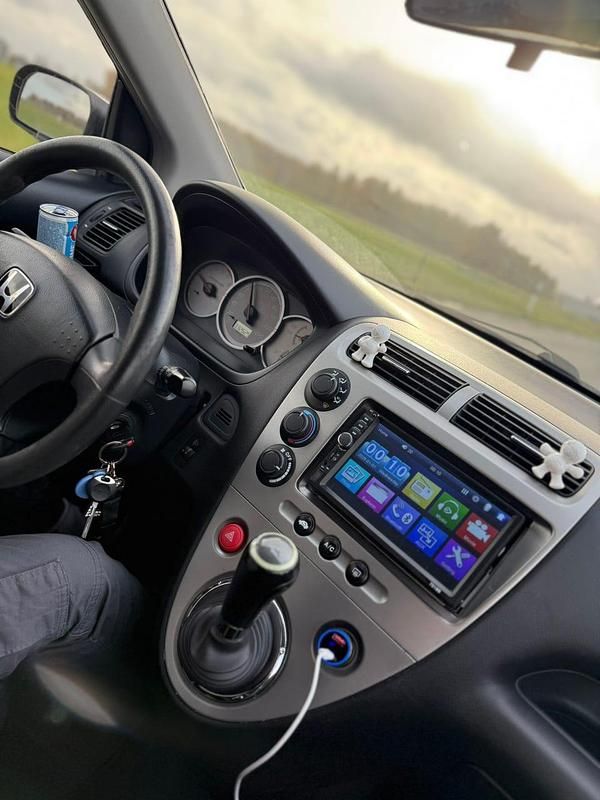 Begagnad 2004 Honda Civic Halvkombi | 11 000 kr (Marknadspris) - Bild 1/4