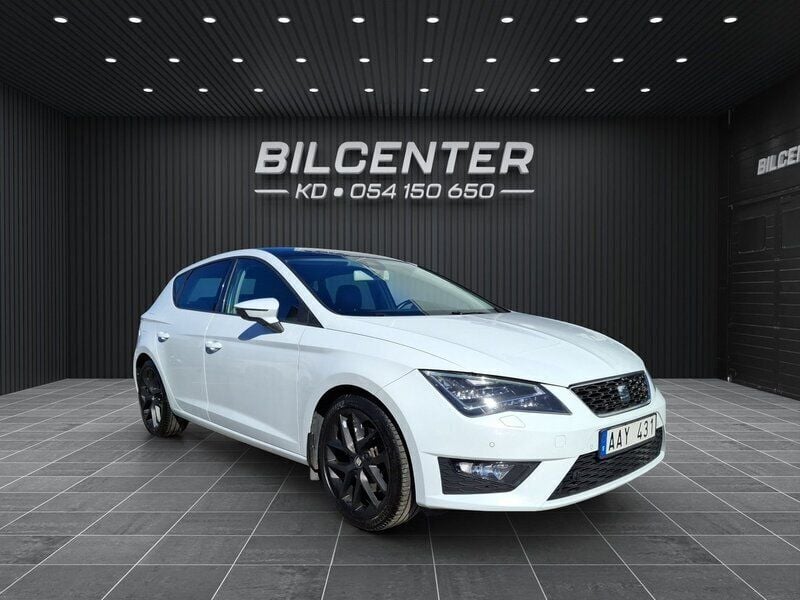 Vit Begagnad 2013 Seat Leon FR Halvkombi | 119 900 kr (Dyr) - Bild 1/4
