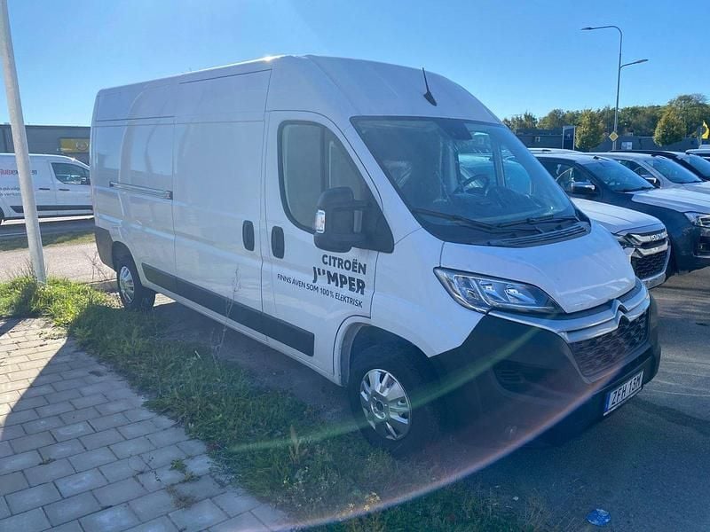 Vit (ice white) Begagnad 2022 Citroën Jumper Business Class Minibuss | 489 000 kr - Bild 1/4