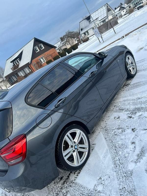 Begagnad 2015 BMW 116 Halvkombi | 115 000 kr (Marknadspris) - Bild 1/4