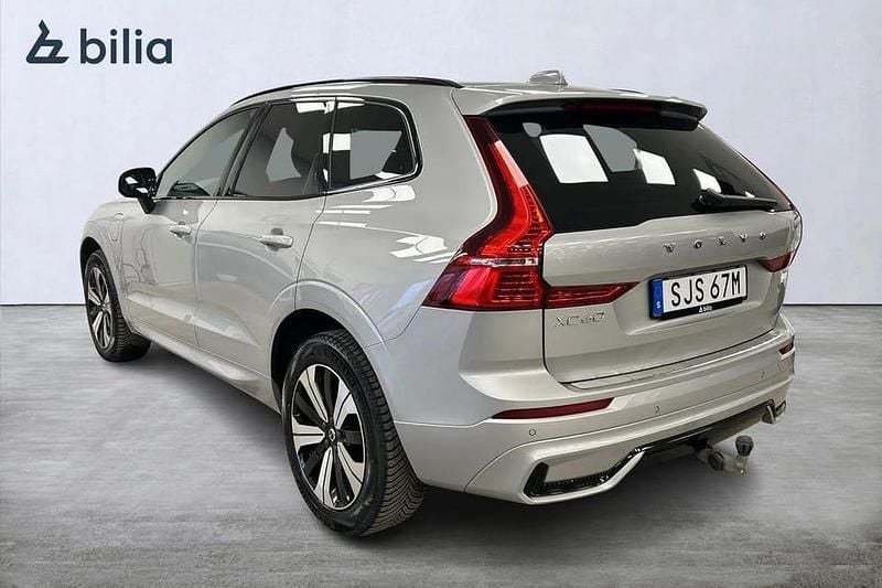 Begagnad Volvo XC60 Plus 355 HK (261 kW) 2023 Silver SUV