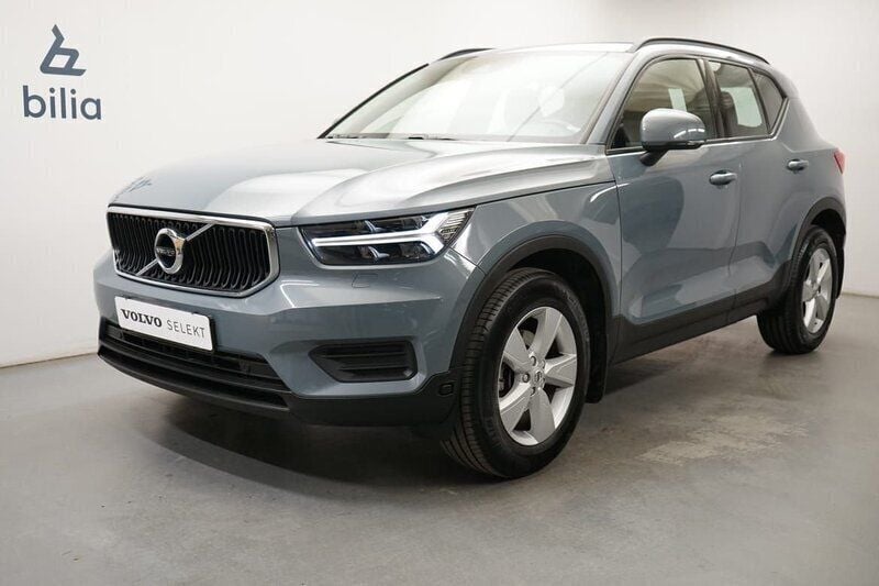 Grå Begagnad 2019 Volvo XC40 Kinetic SUV | 269 900 kr (Marknadspris) - Bild 1/3