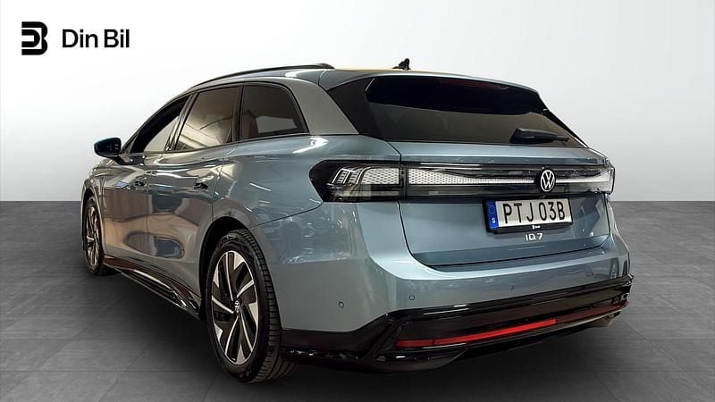 Begagnad VW ID.7 Pro 210 kW (286 HK) 2024 Ljusblå (stonewashed blue metallic) Kombi