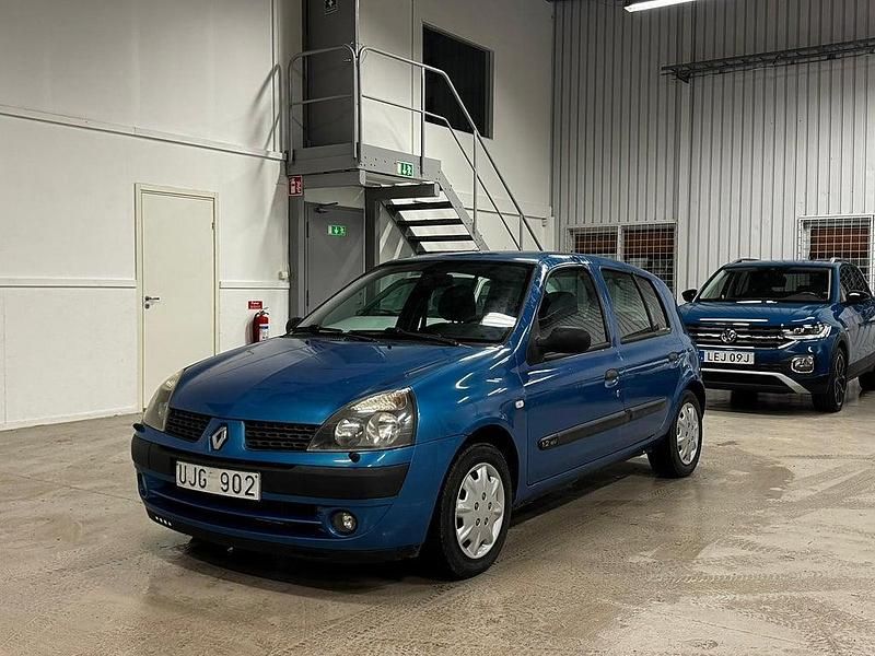 Blå Begagnad 2003 Renault Clio II Expression Halvkombi | 19 900 kr (Marknadspris) - Bild 1/4