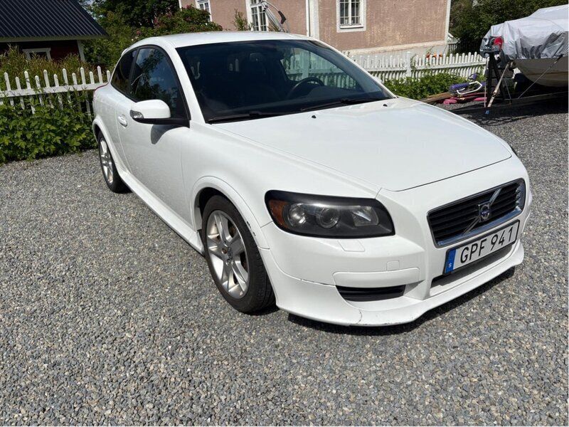 Vit Begagnad 2008 Volvo C30 Kinetic Halvkombi | 36 000 kr (Bra pris) - Bild 1/4