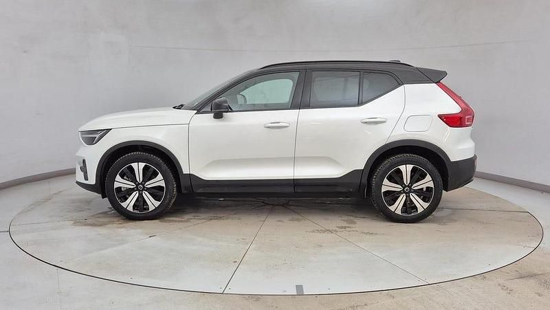 Begagnad Volvo XC40 Core 169 kW (231 HK) 2023 Vit SUV