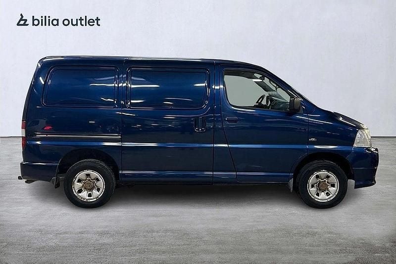 Begagnad Toyota HiAce City 117 HK (86 kW) 2007 Blå Van