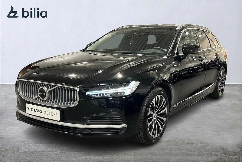 Svart Begagnad 2022 Volvo V90 Core Kombi | 349 900 kr (Marknadspris) - Bild 1/3