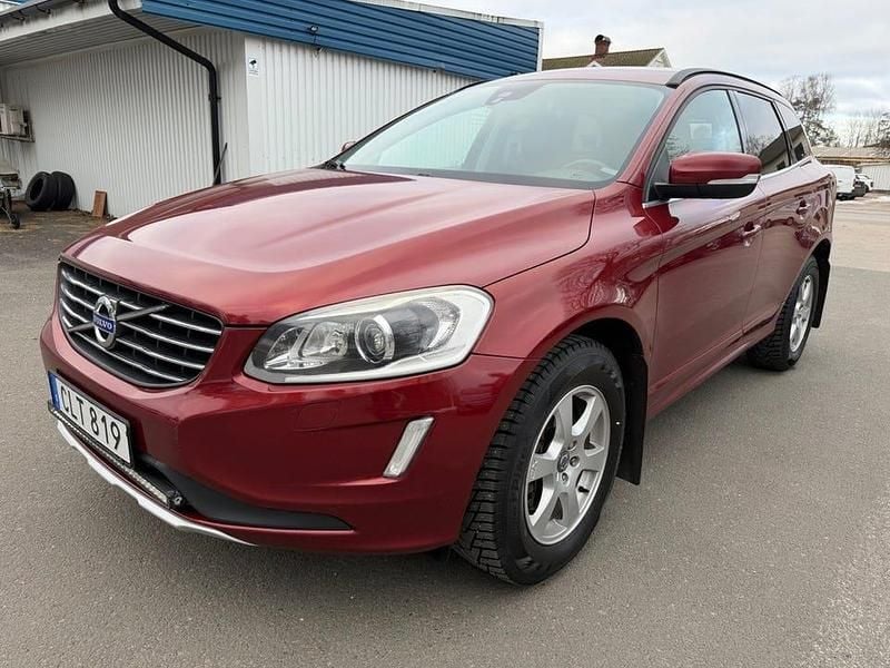 Röd Begagnad 2015 Volvo XC60 Momentum SUV | 117 500 kr (Bra pris) - Bild 1/4