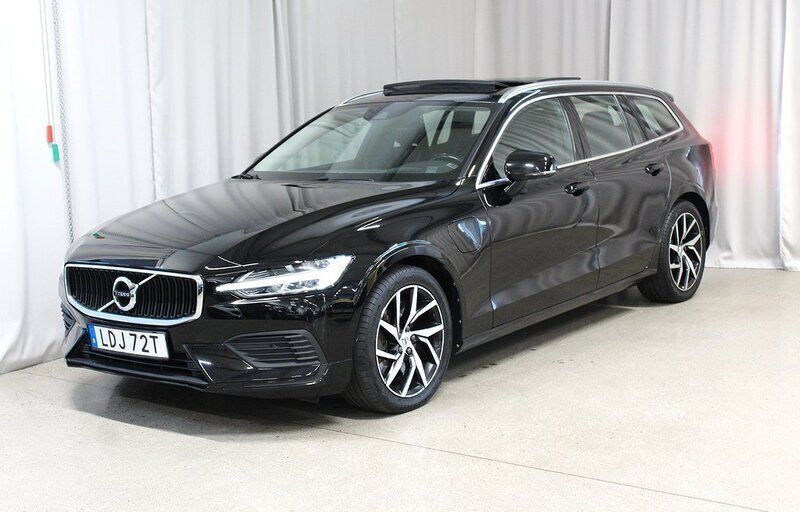 Svart Begagnad 2020 Volvo V60 Kombi | 294 900 kr (Marknadspris) - Bild 1/4