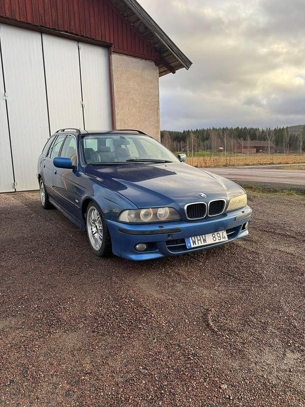 Begagnad 2002 BMW 525 Kombi | 23 499 kr (Marknadspris) - Bild 1/4