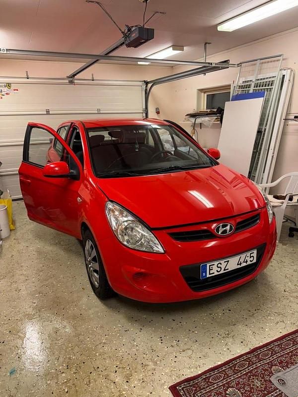 Begagnad 2009 Hyundai i20 Halvkombi | 42 000 kr (Bra pris) - Bild 1/4