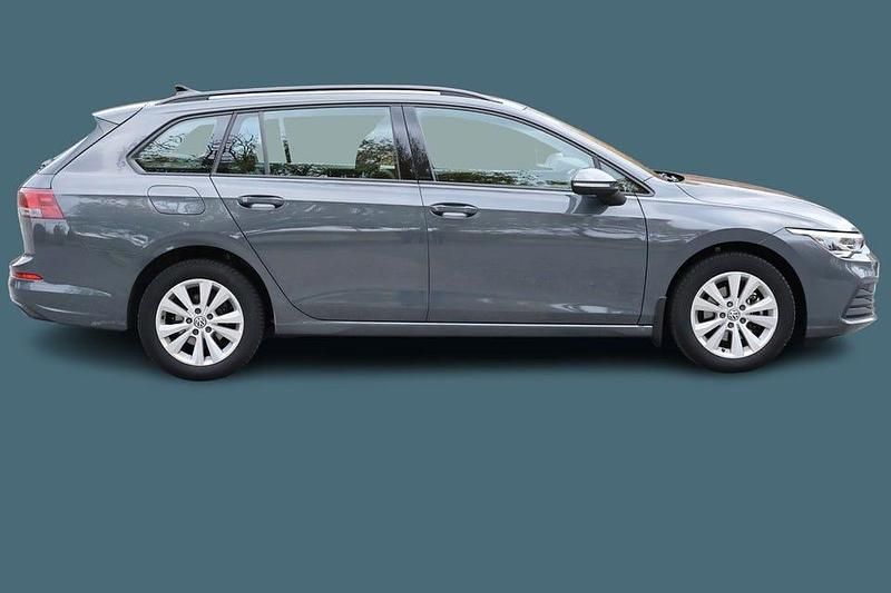 Begagnad VW Golf VIII 131 HK (96 kW) 2022 Mörkgrå (gråmetallic) Kombi