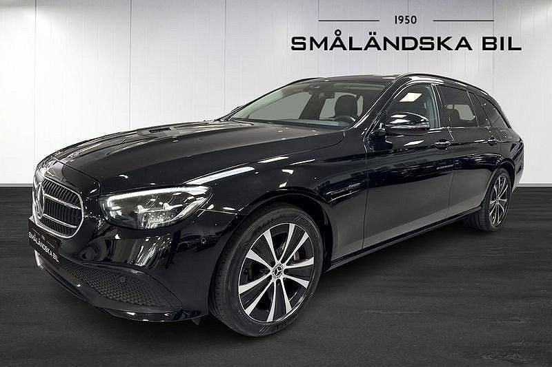 Svart Begagnad 2021 Mercedes E300 Avantgarde Kombi | 279 000 kr (Marknadspris) - Bild 1/4