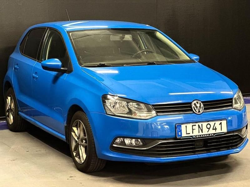 Begagnad VW Polo 90 HK (66 kW) 2015 Blå Halvkombi