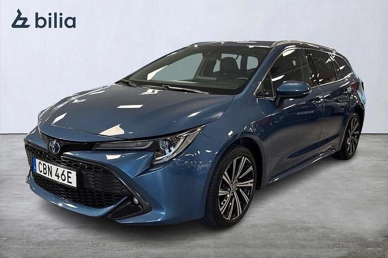 Blå Begagnad 2022 Toyota Corolla Style Kombi | 259 900 kr (Bra pris) - Bild 1/3