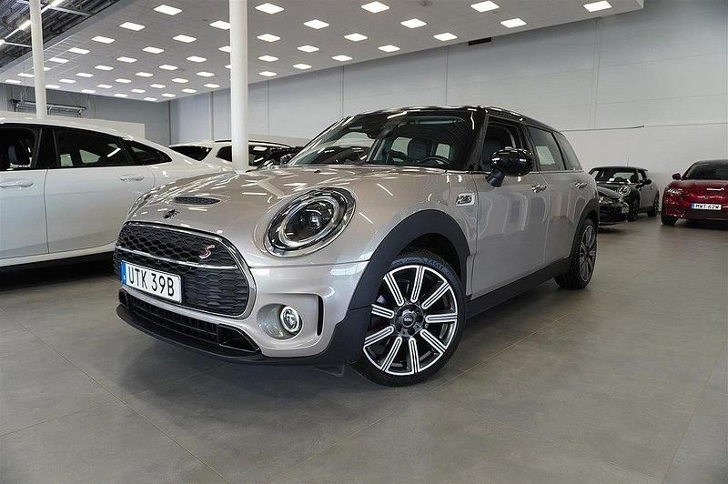 Grå Begagnad 2022 Mini Cooper Clubman Kombi | 309 500 kr - Bild 1/4