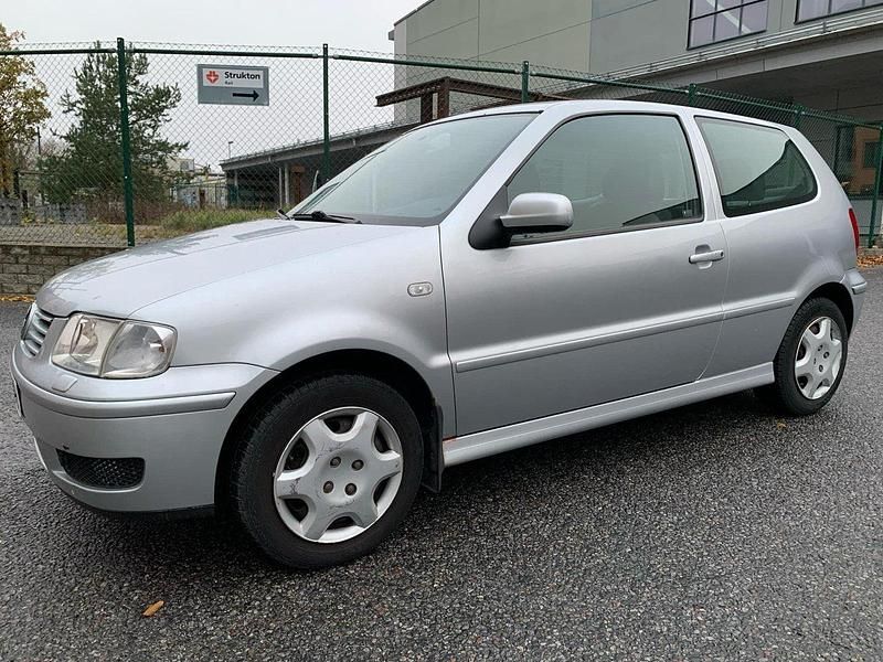 Begagnad 2001 VW Polo Halvkombi | 22 000 kr - Bild 1/3