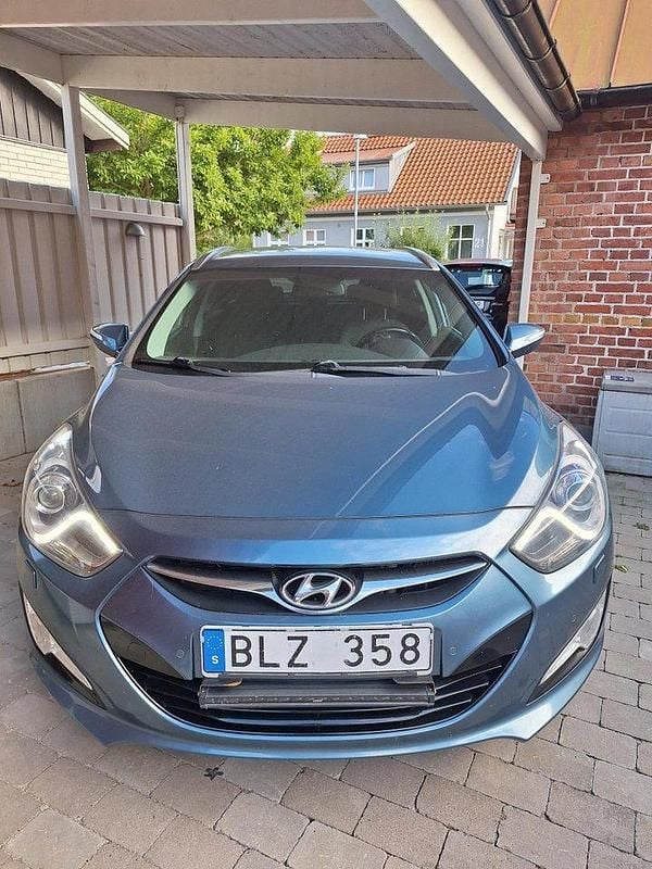 Blå Begagnad 2013 Hyundai i40 Kombi | 51 000 kr (Superpris) - Bild 1/4