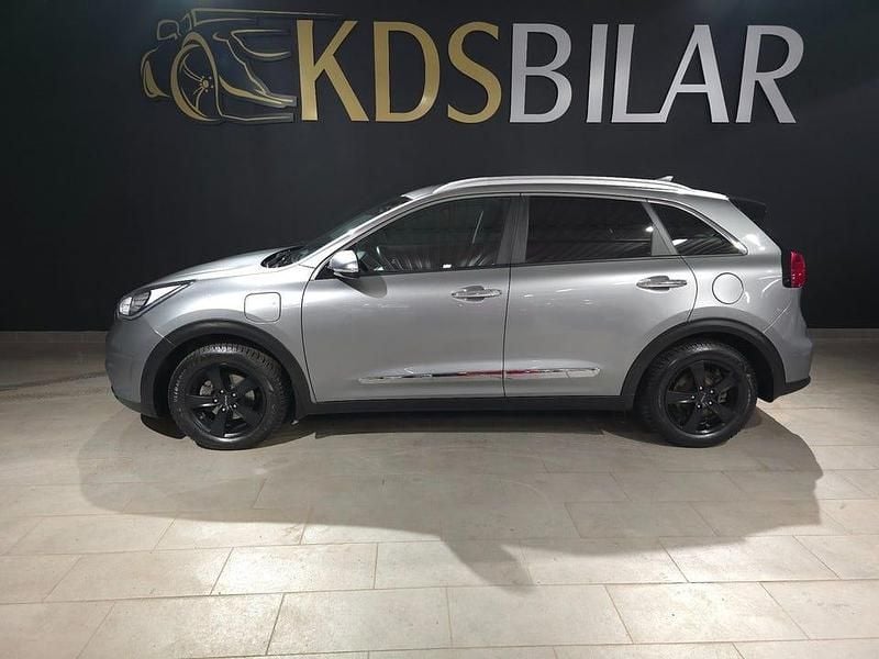Grå Begagnad 2019 Kia Niro Advance SUV | 179 900 kr (Marknadspris) - Bild 1/4