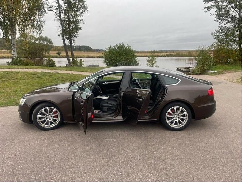 Brun Begagnad 2012 Audi A5 Sportback Comfort Halvkombi | 129 500 kr (Bra pris) - Bild 1/4