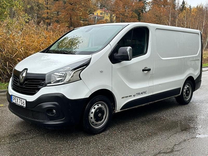 Vit Begagnad 2017 Renault Trafic Van | 59 900 kr (Marknadspris) - Bild 1/4