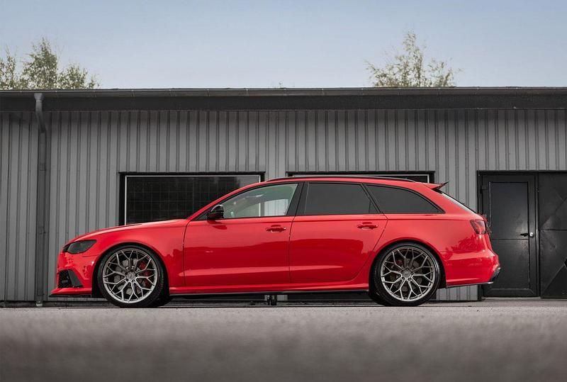 Begagnad Audi RS6 Exclusive 694 HK (510 kW) 2015 Röd Kombi